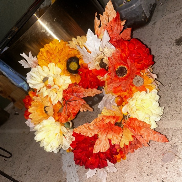 Medium autumn/fall themed wreath🍂🍁🍃 - Picture 3 of 10